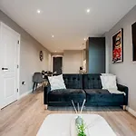 Luxury 3br - Centre - Sleeps 10 Apartmán *