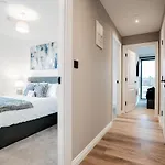 Luxury 3br - Centre - Sleeps 10 *