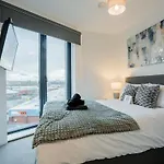 Apartmán Luxury 3br - Centre - Sleeps 10 *