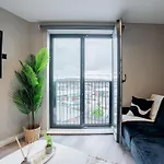 Luxury 3br - Centre - Sleeps 10 Apartmán