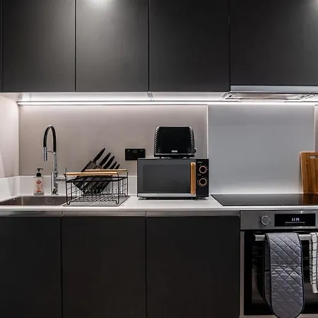 Luxury 3br - Centre - Sleeps 10 Apartment *