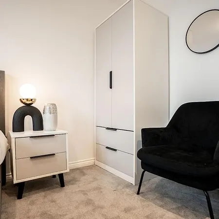 Luxury 3br - Centre - Sleeps 10 *