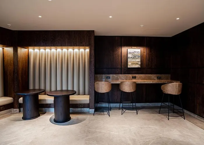 Luxury 3br - Centre - Sleeps 10 *