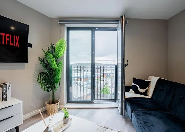 Luxury 3br - Centre - Sleeps 10 Apartment